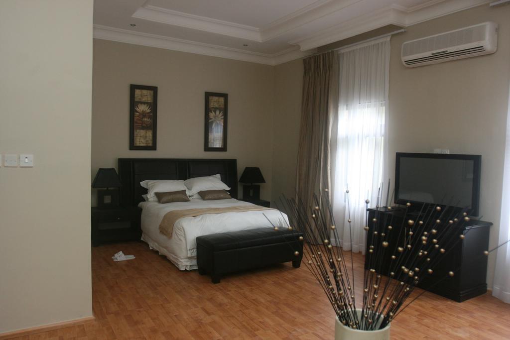 Clear Essence California Spa & Wellness Resort Lagos Room photo